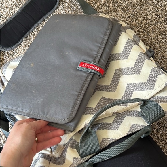 Skip Hop Diaper Bag - Picture 4 of 4